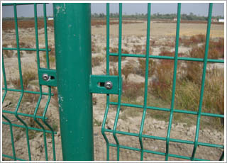 雙邊絲護(hù)欄網(wǎng) 雙邊絲護(hù)欄網(wǎng)